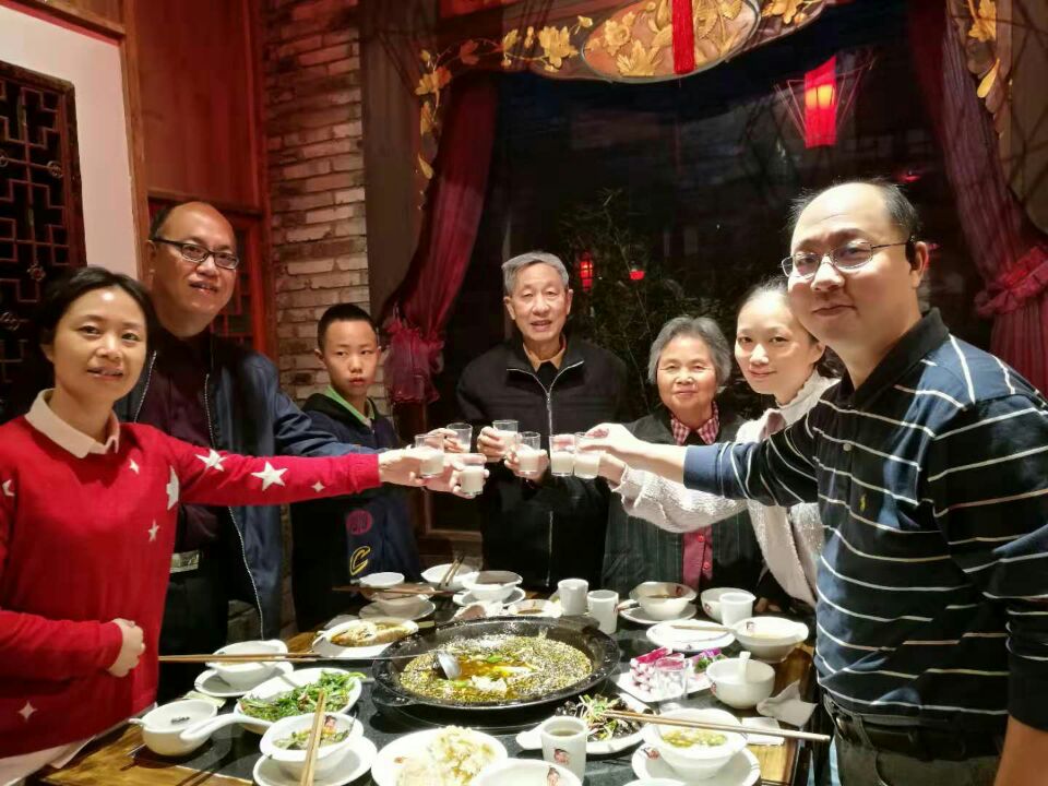 初二5班孙羽健家庭.jpg